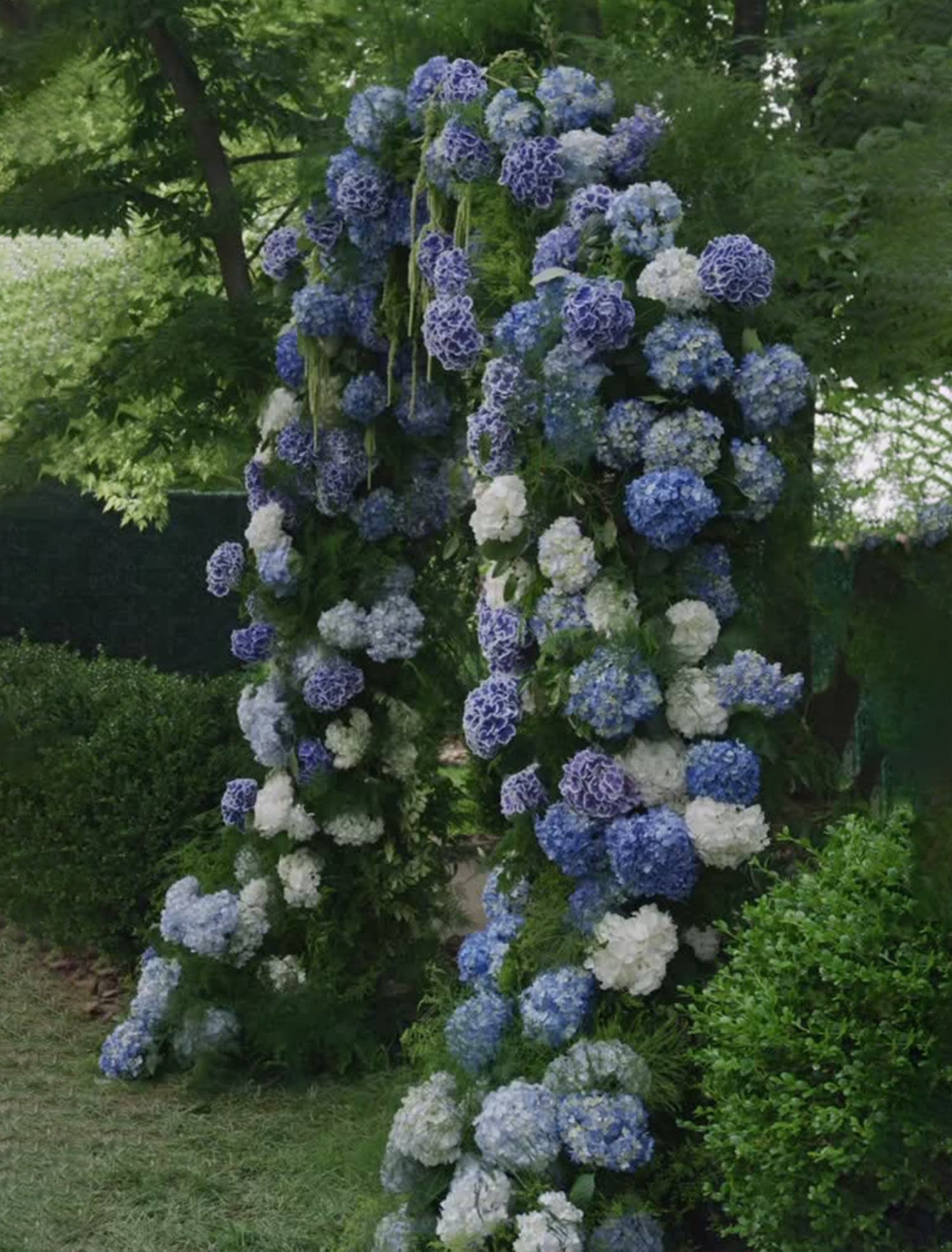 Custom Floral Arch – Style 003：2025 New Wedding Party Background Floral Arch Decoration  Including Frame