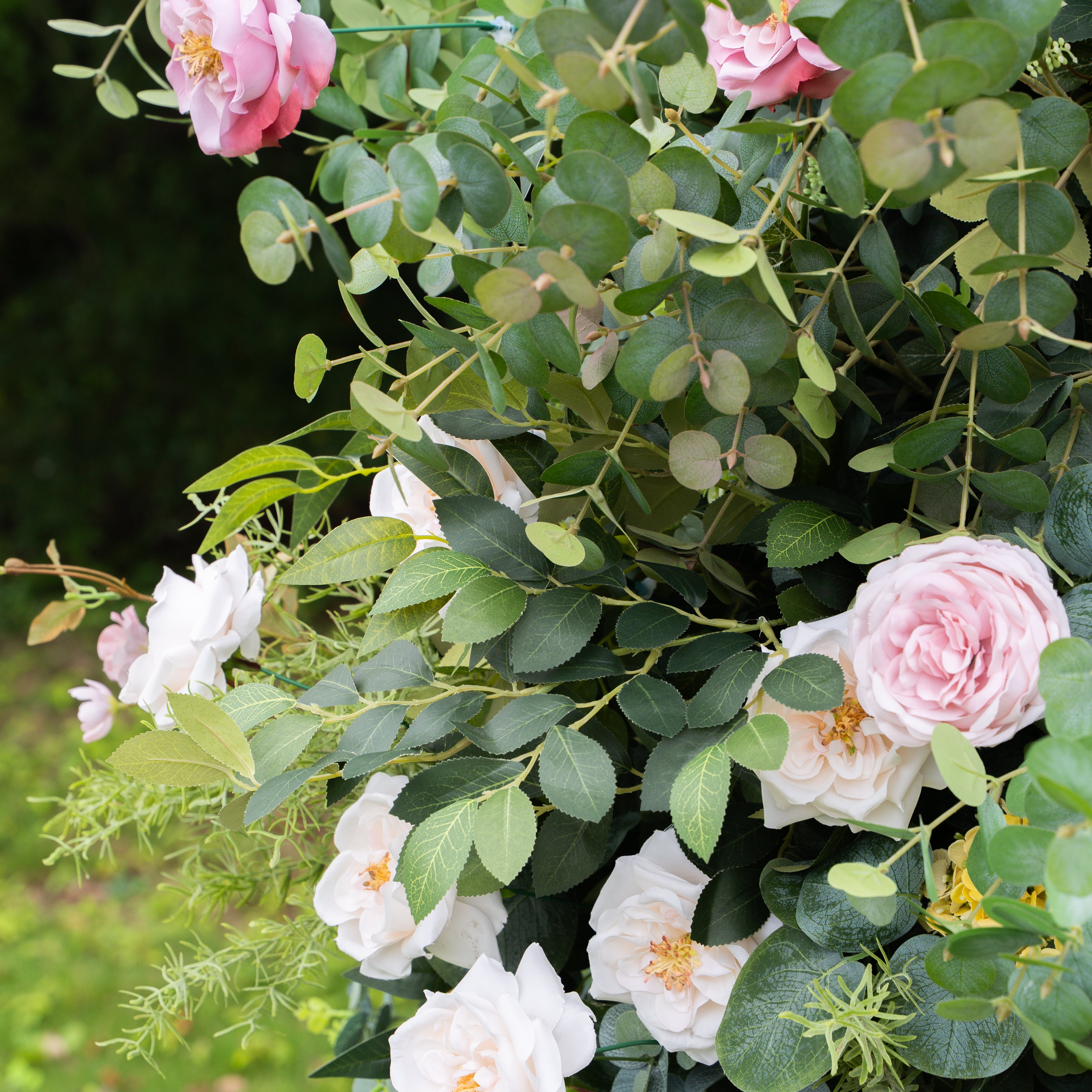 Petal：Wedding Party Background Floral Arch Decoration Including Frame