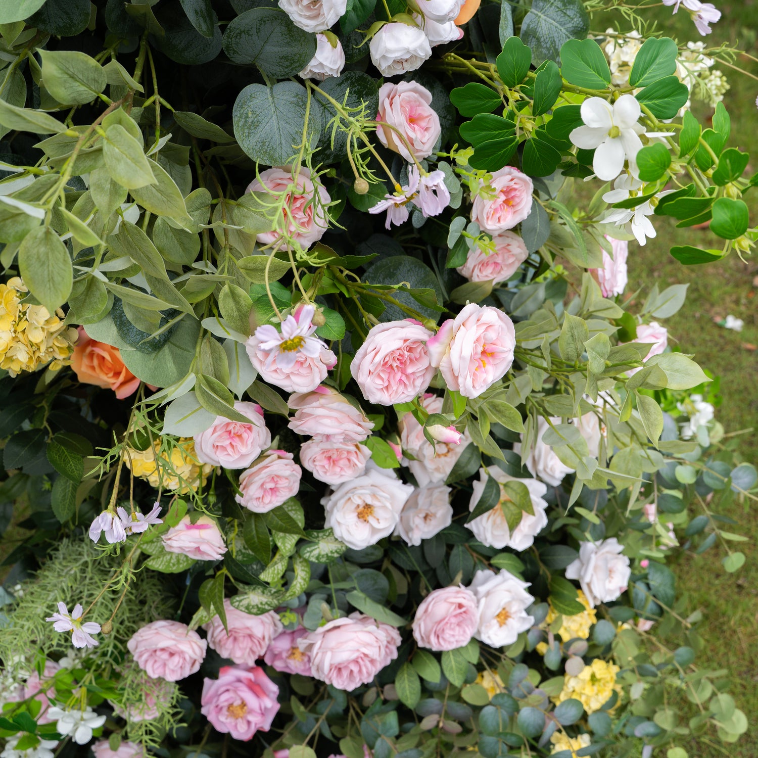 Petal：Wedding Party Background Floral Arch Decoration Including Frame